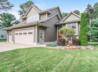 3549 Whispering Woods Dr, Muskegon, MI 49444