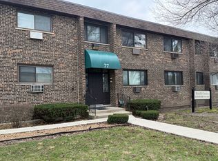 77 Central Ave APT 108, Roselle, IL