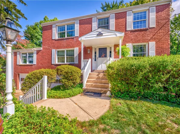 105 Hawthorne Dr, Penn Hills, PA 15235