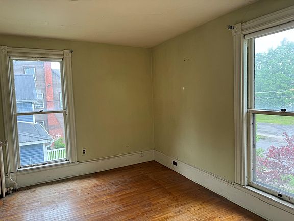 3rd image of 29 Milwaukee St