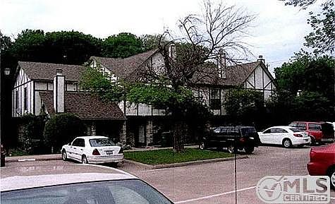 5th image of 3930 Brandon Park Dr