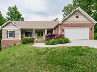 2230 W Ridgewood Dr, Louisville, TN 37777