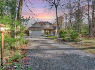 12 Kent Clarke Rd, Lake Harmony, PA 18624