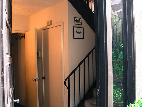 4th image of 2050 N Beverly Glen Blvd