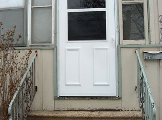 2304 71st St, Kenosha, WI 53143