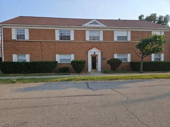 17902 Lake Shore Blvd, Cleveland, OH 44119