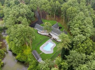 110 Nottingham Dr, Raynham, MA 02767