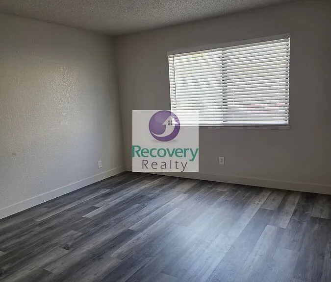 1184 Green Hill Dr — Photo 10