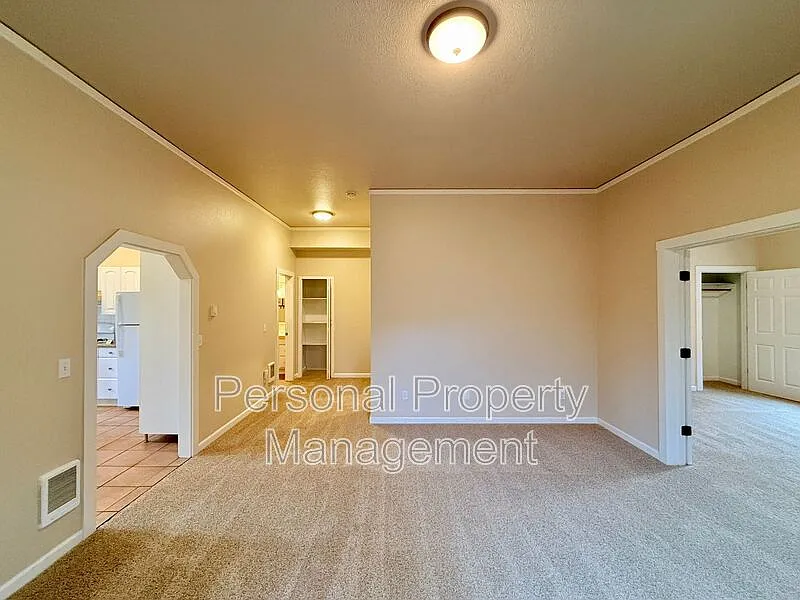 2 bed, 1.0 bath, 954 sqft, $1,995 — Photo 4