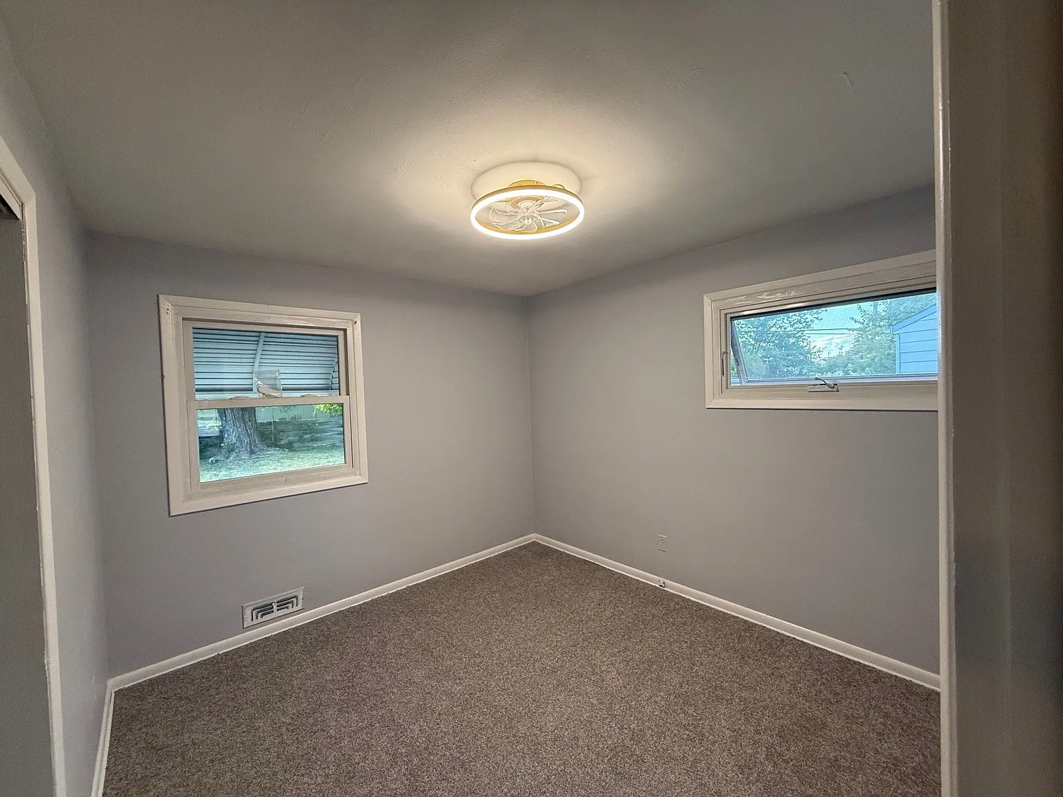 4208 Larkspur Ln — Photo 1