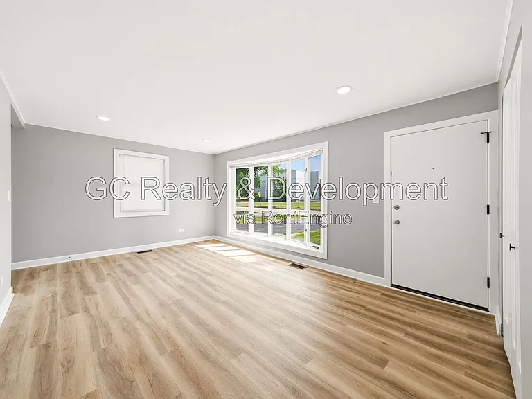 2804 School Dr — Photo 6