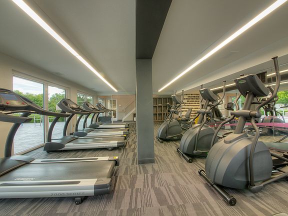 5th image of 1245 Astor Ave #1225221