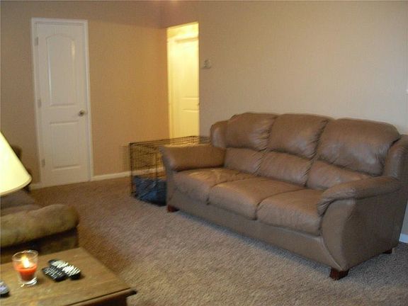 4th image of 1563 Burch Ct