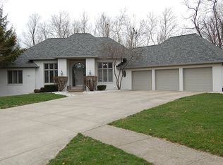 8811 Bay Pointe Cir, Indianapolis, IN