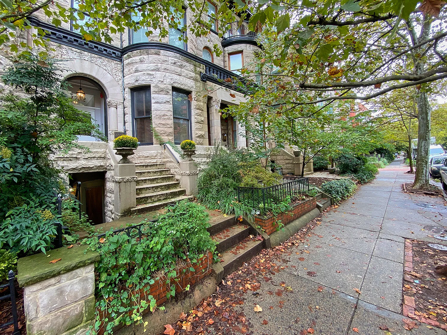 2 bed, 902 sqft, $3,500 — Photo 3