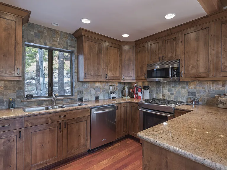 125 Lassen Dr #23 — Photo 2