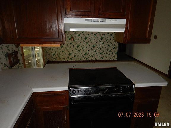 3rd image of 1091 Tamarind Dr