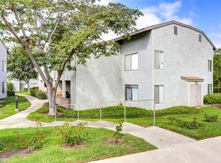 21931 Rimhurst Dr #122, Lake Forest, CA 92630