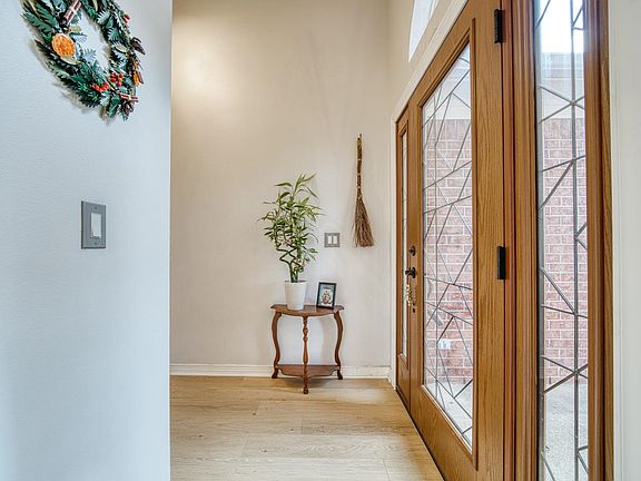 4th image of 1208 Hummingbird Cir