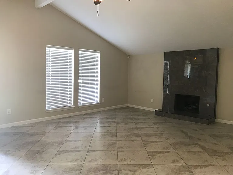 11638 Parkfield Dr — Photo 6