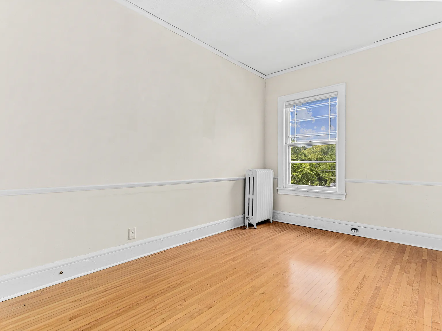 Blaisdell 2450 - 2 — Photo 3
