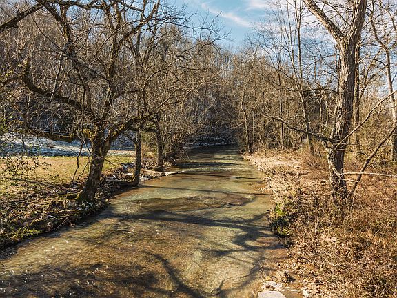 4th image of 130 Burton Pvt Ln