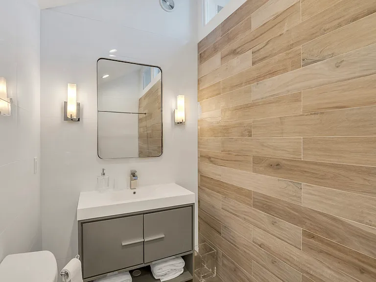 1055 Bay Home Rd — Photo 20