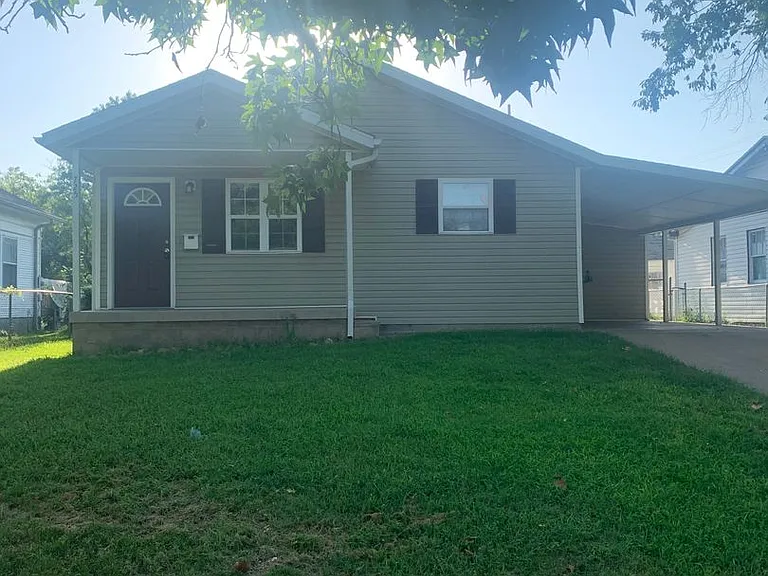 725 S Empire Ave — Photo 1