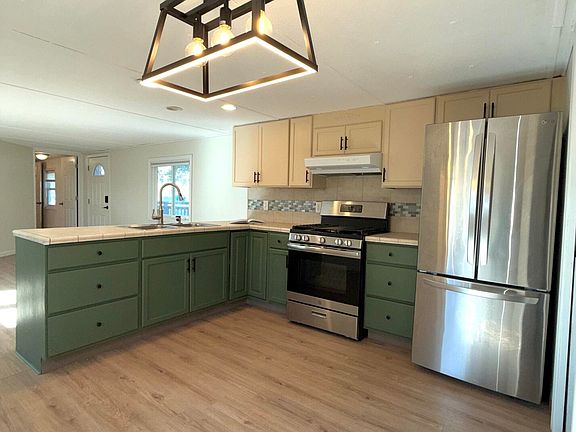 4th image of 808 Avoca Ave Space 23