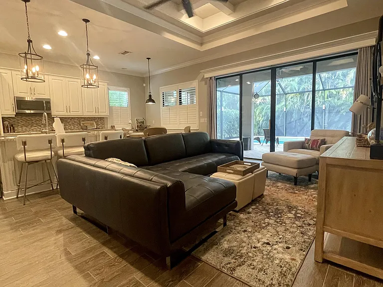 9251 Isla Bella Cir — Photo 21