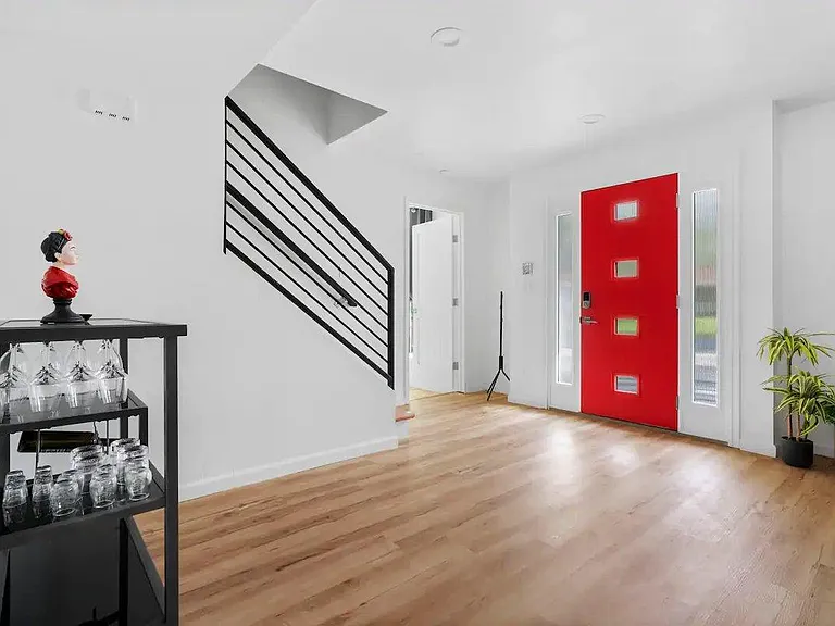 2204 Delcrest Dr — Photo 18