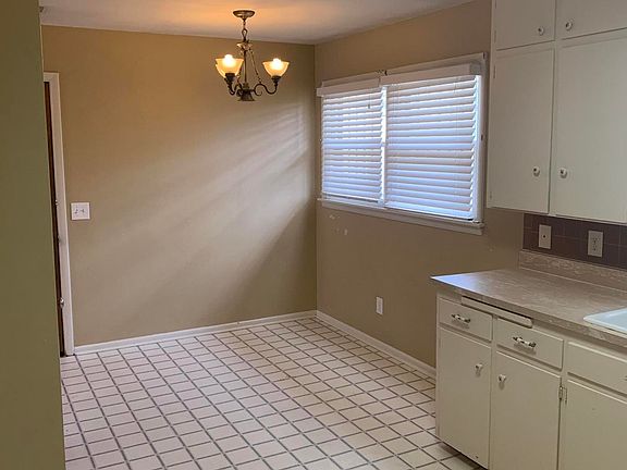 5th image of 2609 SE 22nd Ave
