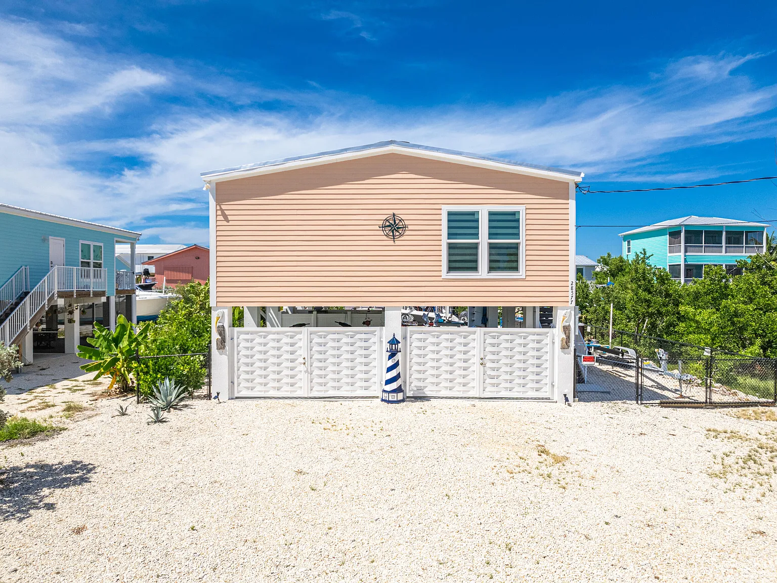 3 bed, 2.0 bath, 1320 sqft, $11,500 — Photo 2