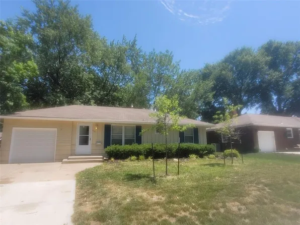 7321 Robinson St, Overland Park, KS 66204
