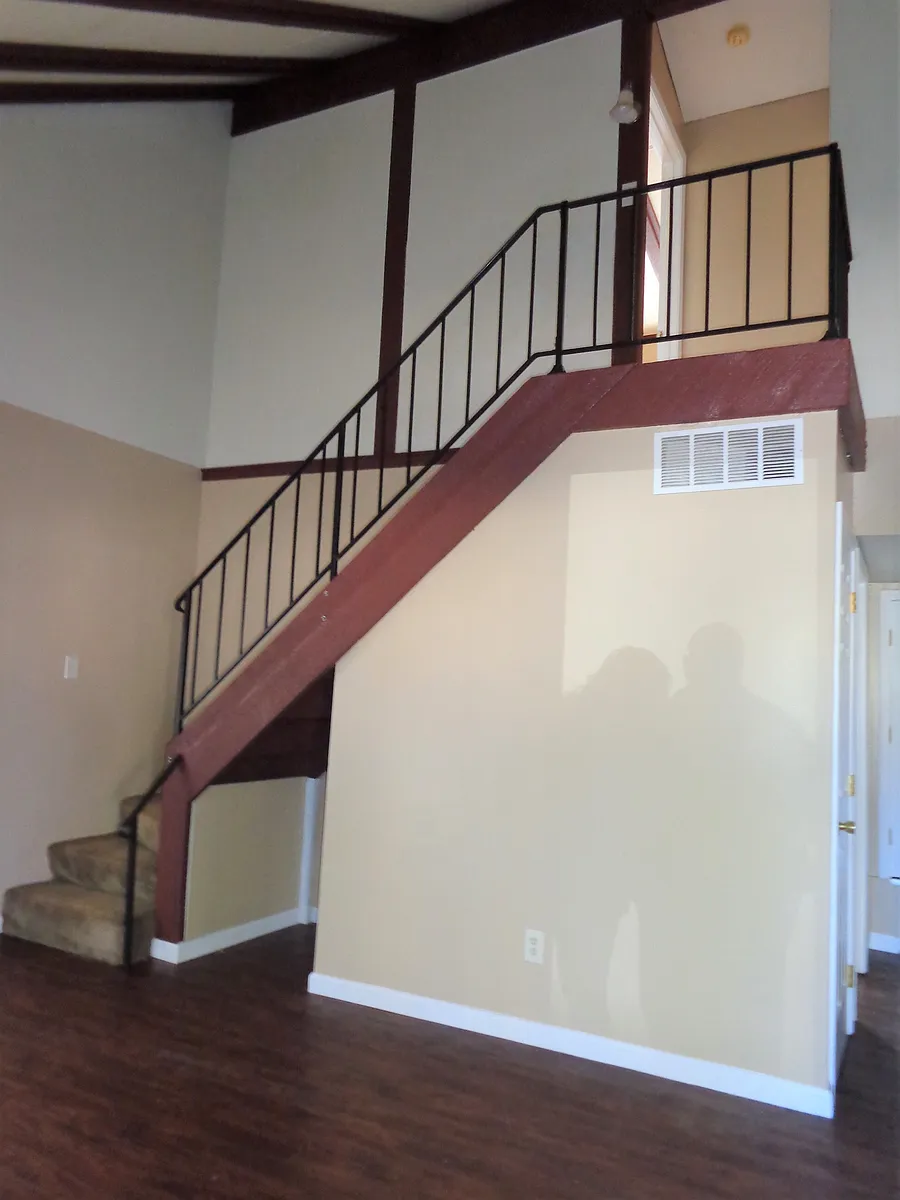 Building Photo - 840-895 Dawnview Ct