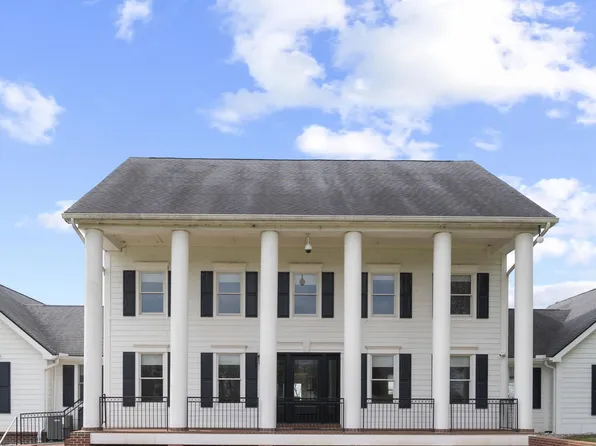 3600 Briar Hill Rd, Lexington, KY 40516