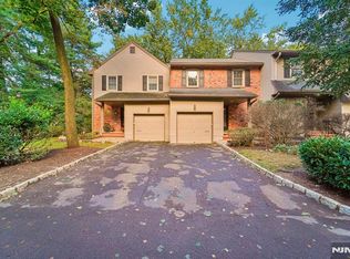 11 Allison Ct, Allendale, NJ 07401