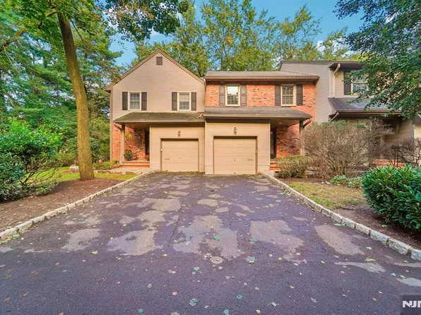 11 Allison Court, Allendale, NJ 07401