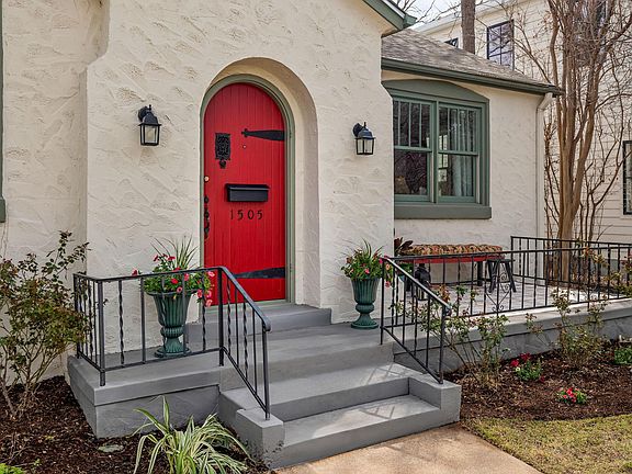 2nd image of 1505 Wethersfield Rd