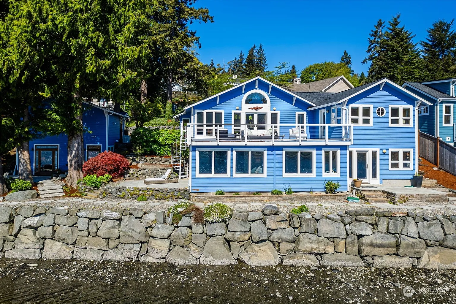 9315 N Harborview Drive photo 1
