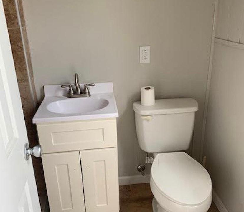 2nd image of 2000 W Genesee St APT 11