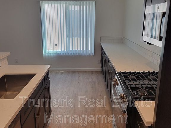 5th image of 1122 E Elk Ave APT 121