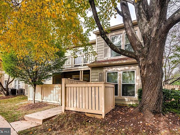 3rd image of 20110 Halethorpe Ln #121