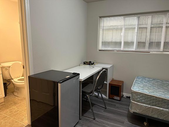 3rd image of 4307 11th Ave NE #3