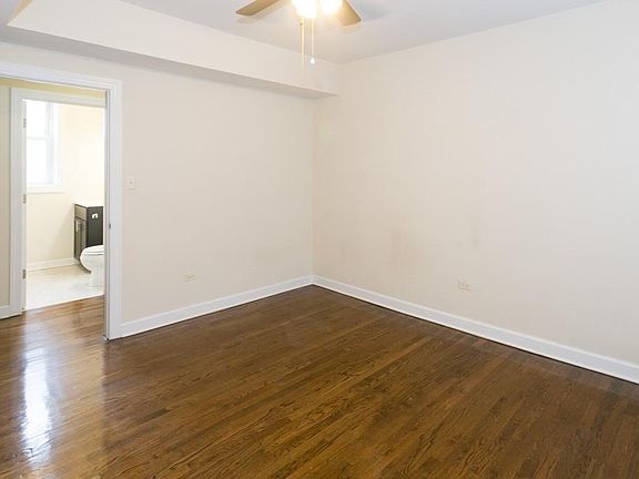 2nd image of 4814 N Wolcott Ave