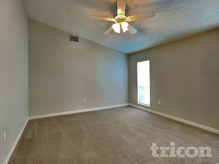 914 Whisper Lake Dr — Photo 7