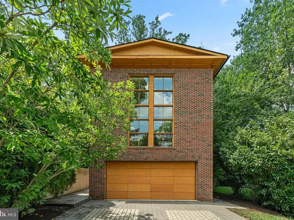 2504 Buckelew Dr, Falls Church, VA 22046