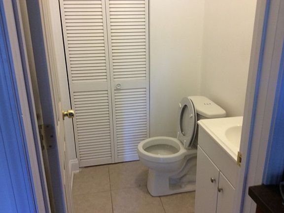 3rd image of 6123 S Eberhart Ave #2