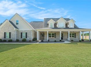 2100 Meadowood Cv, Monroe, GA 30655