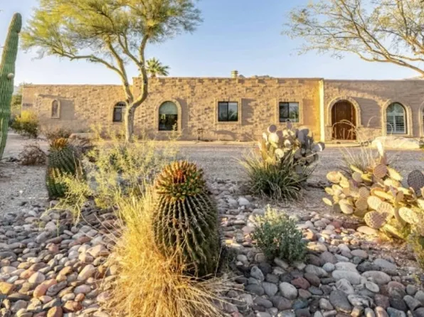 4301 N Gunpoint Dr, Tucson, AZ 85749